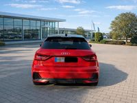 Gebraucht Audi A1 Ambiente 150 PS (110 kW) 2019 Rot SUV