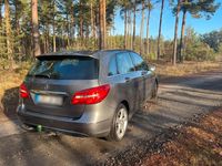 Gebraucht Mercedes B200 136 PS (100 kW) 2012 Grau Van / Kleinbus