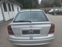 Usata Opel Astra Njoy 84 CV (61 kW) 2003 Argento Berlina