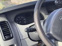 Gebraucht Renault Trafic 114 PS (83 kW) 2009 Rot Van / Kleinbus