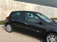 Gebraucht Renault Clio II 65 PS (47 kW) 2007 Schwarz Kleinwagen