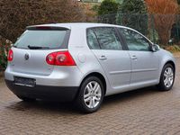 Gebraucht VW Golf V 102 PS (75 kW) 2007 Silber Limousine