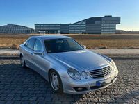 Gebraucht Mercedes E280 190 PS (139 kW) 2007 Silber Limousine