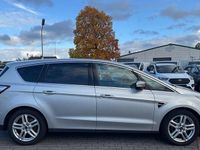 Gebraucht Ford S-MAX Titanium 150 PS (110 kW) 2017 Silber Van / Kleinbus