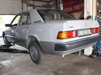 Gebraucht Mercedes 190 102 PS (75 kW) 1986 Grau Limousine