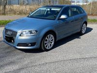 Gebraucht Audi A3 125 PS (91 kW) 2010 Blau Kleinwagen