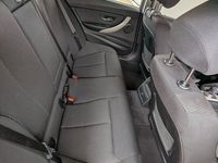 Gebraucht BMW 320 Advantage 184 PS (135 kW) 2018 Schwarz Kombi