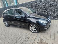 Gebraucht Mercedes B180 116 PS (85 kW) 2009 Schwarz Van / Kleinbus