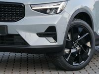 Neu Volvo XC40 Plus 163 PS (119 kW) 2026 Grau SUV
