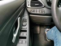 gebraucht Hyundai i30 Trend 1.4 100PS Navigationspaket, Komfortpaket