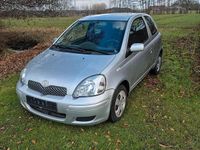 Gebraucht Toyota Yaris 68 PS (50 kW) 2004 Silber Kleinwagen