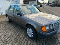 Gebraucht Mercedes E260 160 PS (117 kW) 1987 Braun Limousine