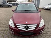Gebraucht Mercedes B180 116 PS (85 kW) 2011 Saturnrot Van / Kleinbus