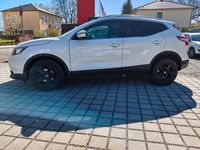 Gebraucht Nissan Qashqai 116 PS (85 kW) 2016 Weiß SUV