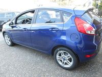 Gebraucht Ford Fiesta 101 PS (74 kW) 2015 Indic blau Limousine