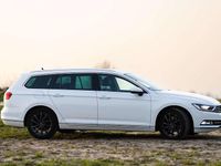 Gebraucht VW Passat Highline 150 PS (110 kW) 2019 Weiß Kombi