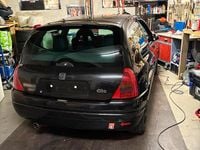 Second-hand Renault Clio II 169 CP (124 kW) 2000 Negru