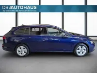 Gebraucht VW Golf VIII Life 150 PS (110 kW) 2024 Blau Kombi