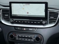 Neu Kia Ceed 140 PS (102 kW) 2025 Silber Kleinwagen