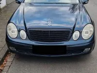 Używany Mercedes E220 150 KM (110 kW) 2002 Niebieski Sedan/Limuzyna
