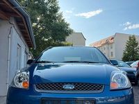 Gebraucht Ford Fiesta 80 PS (58 kW) 2007 Blau Kleinwagen