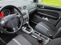 Gebraucht Ford Focus 115 PS (84 kW) 2010 Grau Kombi