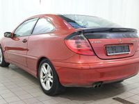 Gebraucht Mercedes C180 143 PS (105 kW) 2003 Orange Coupé
