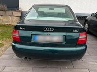 Second-hand Audi A4 150 CP (110 kW) 1995 Verde Berlinǎ