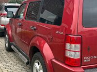 Gebraucht Dodge Nitro 177 PS (130 kW) 2010 Rot SUV