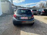 Gebraucht Peugeot 208 Active 68 PS (50 kW) 2015 Kleinwagen