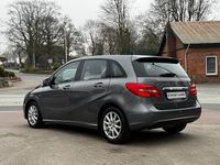 Gebraucht Mercedes B180 122 PS (89 kW) 2012 Grau Van / Kleinbus