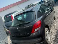 Gebraucht Peugeot 207 73 PS (53 kW) 2010 Schwarz Limousine