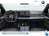 Gebraucht BMW 520 Sport Line 197 PS (144 kW) 2025 M carbonschwarz (metallic) Kombi