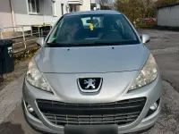 Gebraucht Peugeot 207 95 PS (69 kW) 2011 Silber Kleinwagen