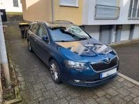 Gebraucht Skoda Superb Ambition 140 PS (102 kW) 2015 Blau Kombi