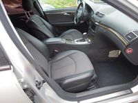 Gebraucht Mercedes E240 Avantgarde 177 PS (130 kW) 2004 Silber Kombi