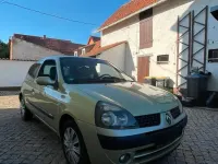 Gebraucht Renault Clio II 75 PS (55 kW) 2003 Grün Kleinwagen