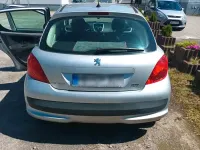 Gebraucht Peugeot 207 75 PS (55 kW) 2008 Silber Kleinwagen