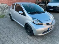 Gebraucht Toyota Aygo 67 PS (49 kW) 2005 Silber Kleinwagen