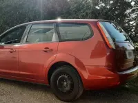 Gebraucht Ford Focus Ambiente 101 PS (74 kW) 2008 Rot Kombi