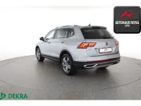 Gebraucht VW Tiguan Allspace Elegance 150 PS (110 kW) 2023 Silber (metallic) SUV