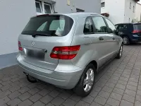 Gebraucht Mercedes B150 95 PS (69 kW) 2006 Silber Van / Kleinbus