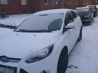 Gebraucht Ford Focus 101 PS (74 kW) 2012 Weiß Limousine