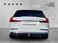 Gebraucht Volvo V60 Core 455 PS (334 kW) 2023 Crystal white pearl / metallic (metallic) Kombi