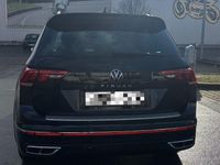 Gebraucht VW Tiguan R-line 150 PS (110 kW) 2023 Schwarz SUV