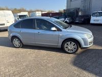 Gebraucht Ford Focus Ghia 116 PS (85 kW) 2005 Blau Limousine