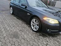 Gebraucht BMW 530 258 PS (189 kW) 2011 Blau Kombi