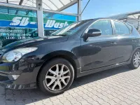 Gebraucht Hyundai i30 Style 109 PS (80 kW) 2010 Schwarz Kleinwagen