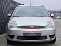 Gebraucht Ford Fiesta Ambiente 69 PS (50 kW) 2005 Silber Kleinwagen