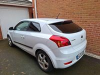 Gebraucht Kia ProCeed Edition 7 116 PS (85 kW) 2012 Weiß Kleinwagen